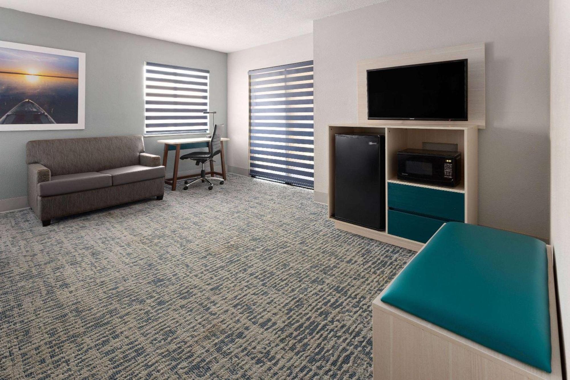 Hotel Baymont By Wyndham Lagrange Esterno foto