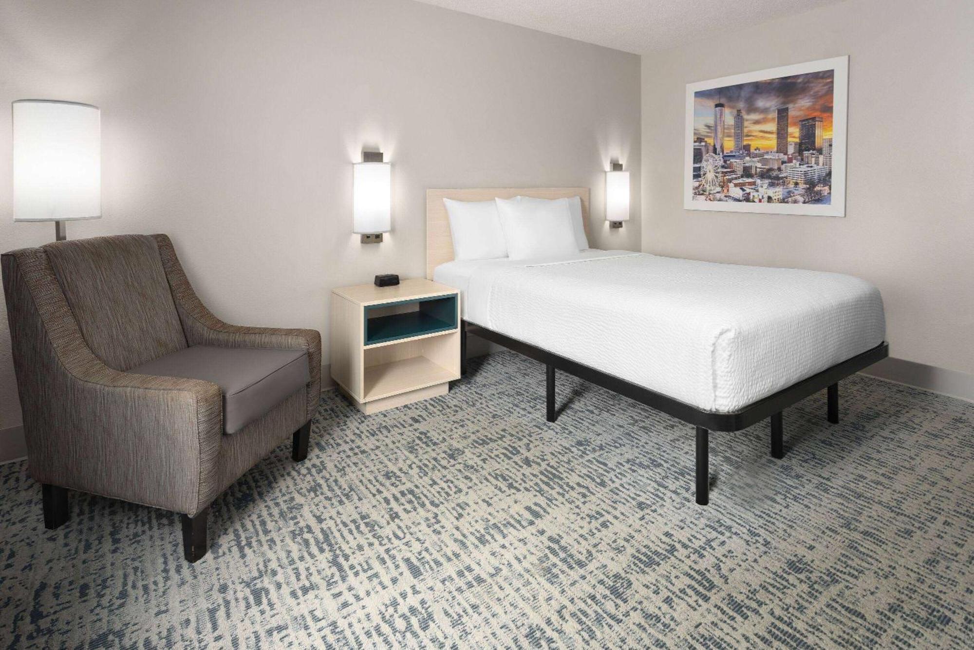 Hotel Baymont By Wyndham Lagrange Esterno foto