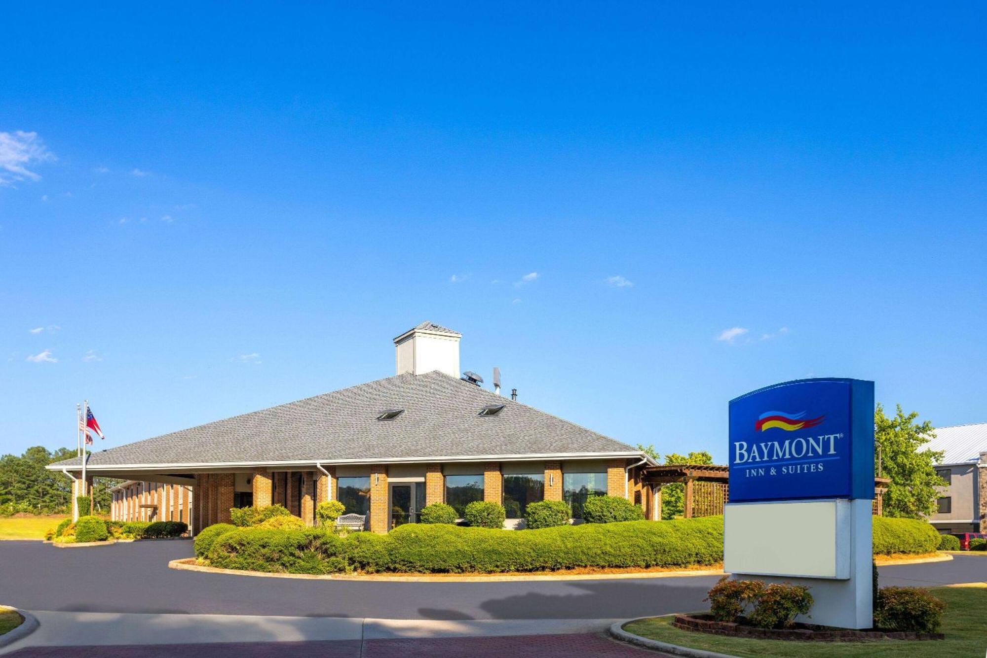 Hotel Baymont By Wyndham Lagrange Esterno foto